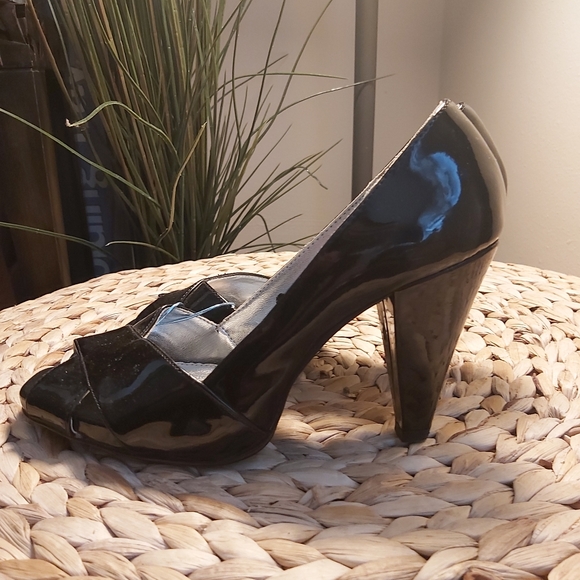 Joe Fresh peep-toe pumps - Picture 5 of 5